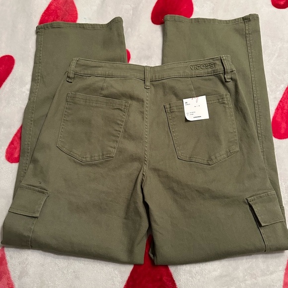 NWT VIGOSS
Veronica High Rise Cargo Straight Pant - Picture 8 of 14